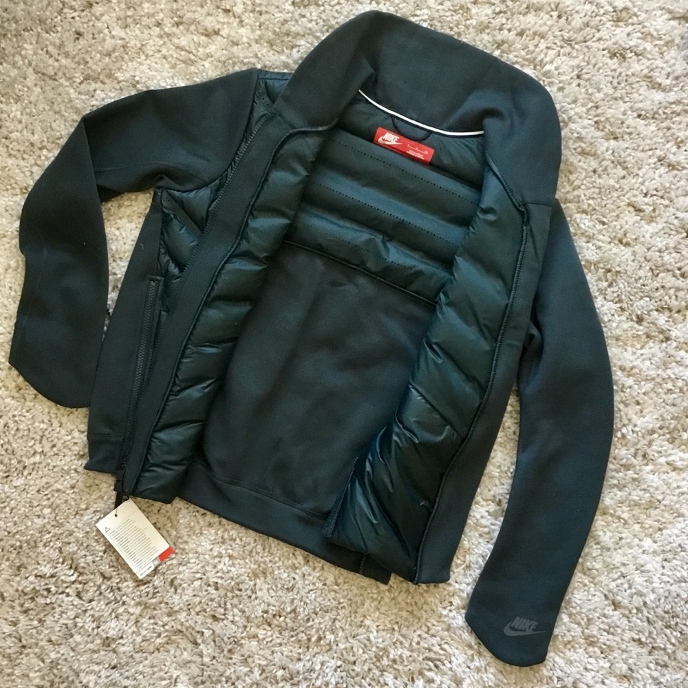 ✨NEW with tags NIKE jacket✨ - Picture 5 of 7